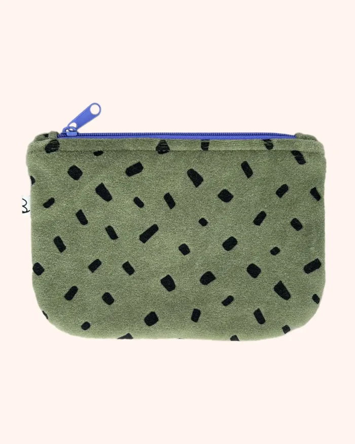 Zielona kosmetyczka saszetka z weluru w plamki. Polska marka, wyrób handmade.
