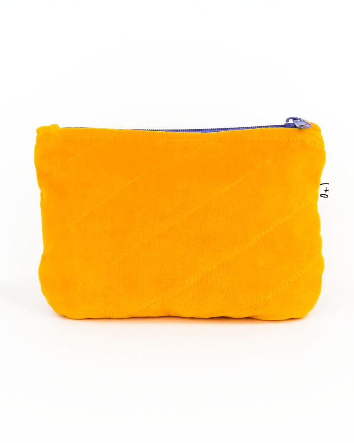 Żółta welurowa kosmetyczka damska z pikowaniem w ukośne pasy - polska marka.